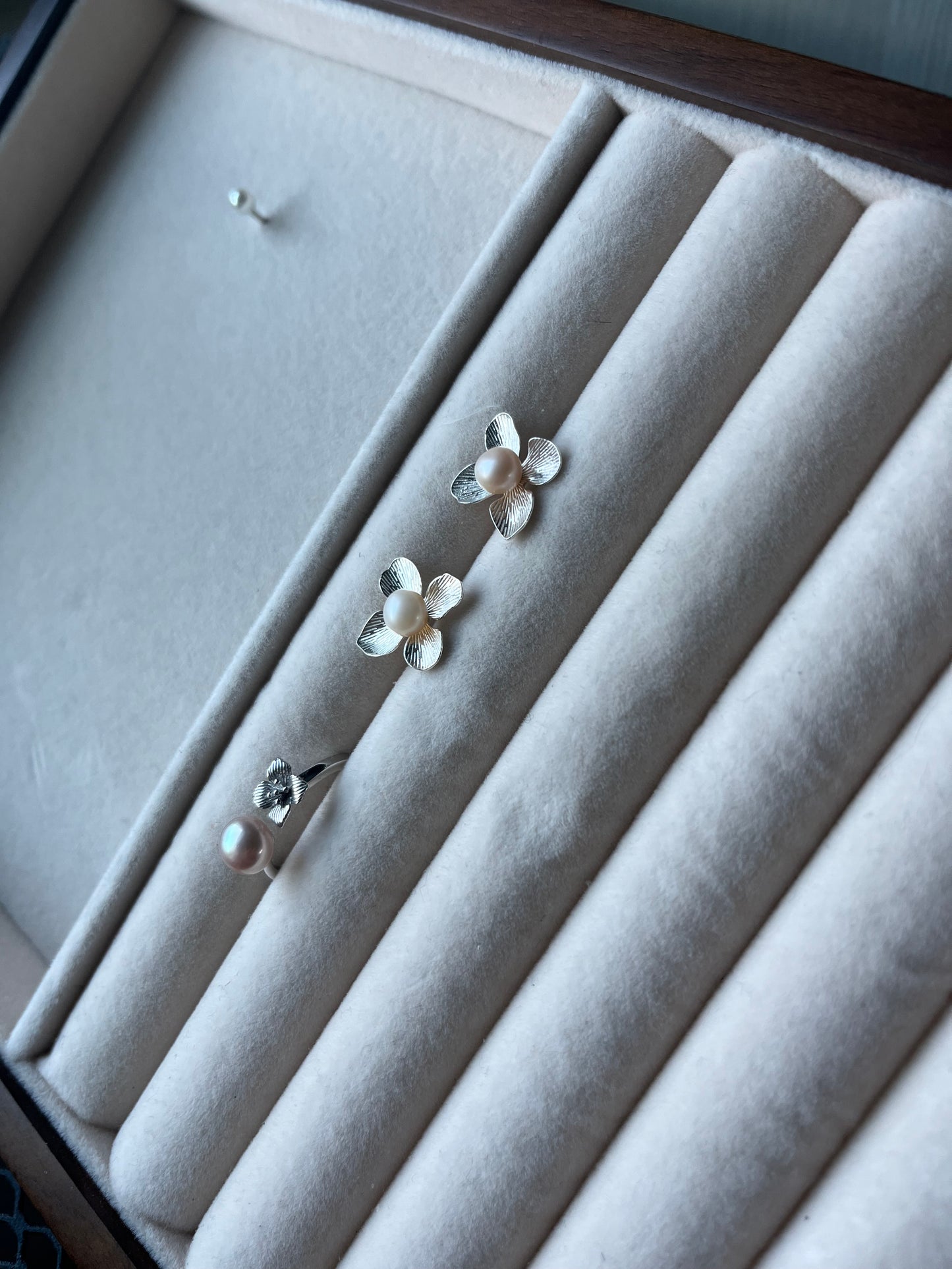Shibui Daphne Ring with Certified Biwa Pearls