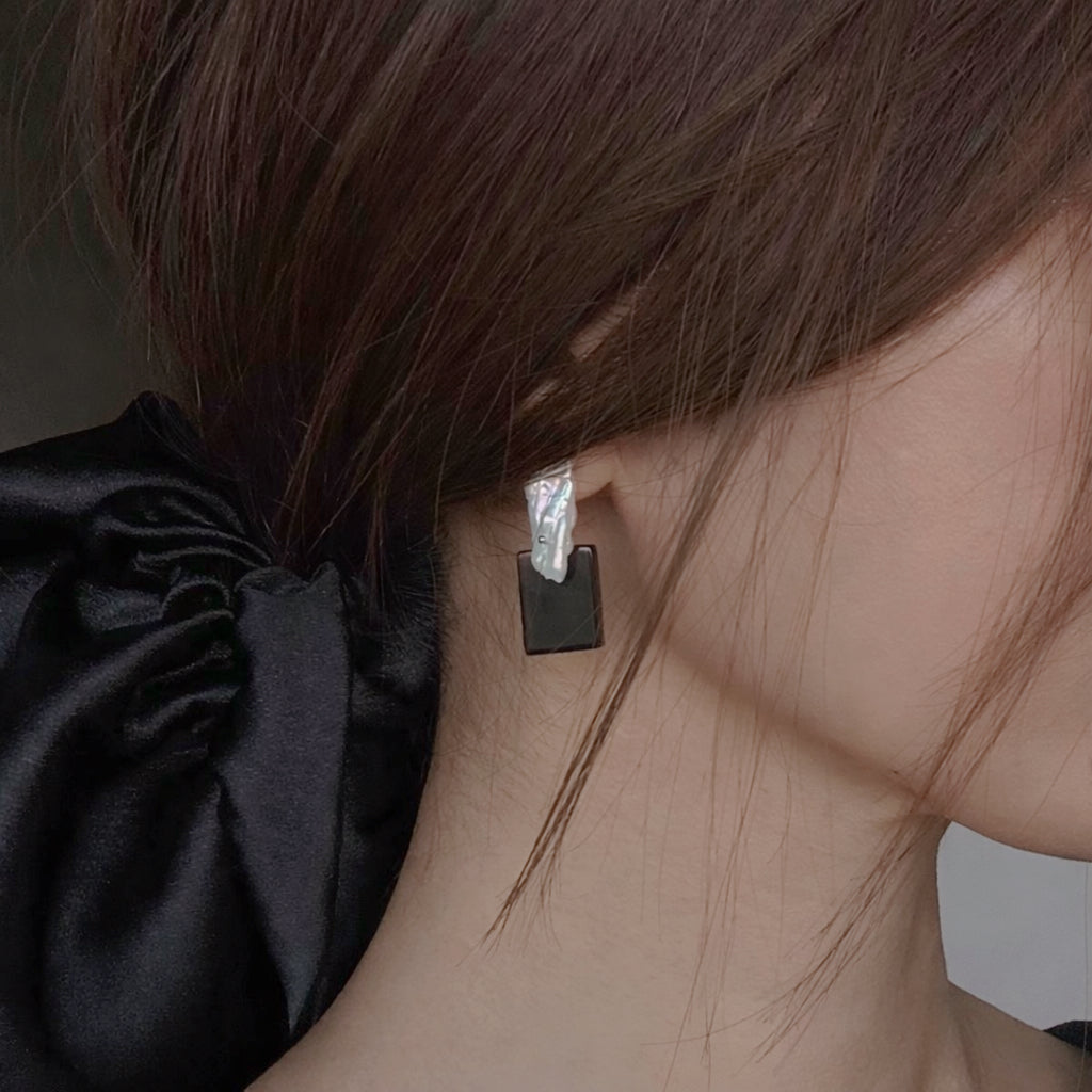 Kouei Kuroha Earrings
