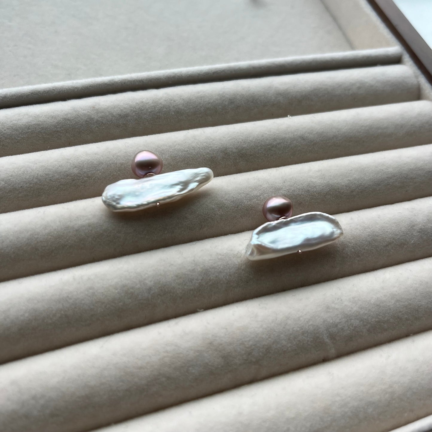 18K Mizumi Zen Earrings with Certified Biwa Pearls