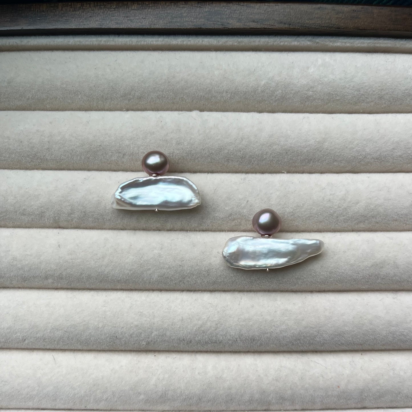 18K Mizumi Zen Earrings with Certified Biwa Pearls