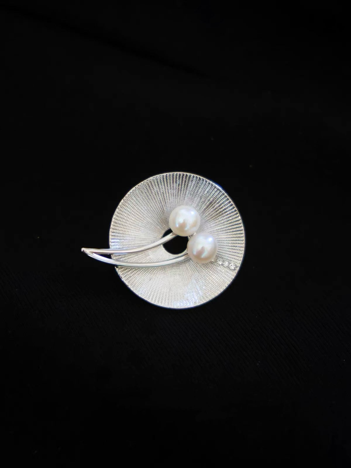 Kouei En Brooch