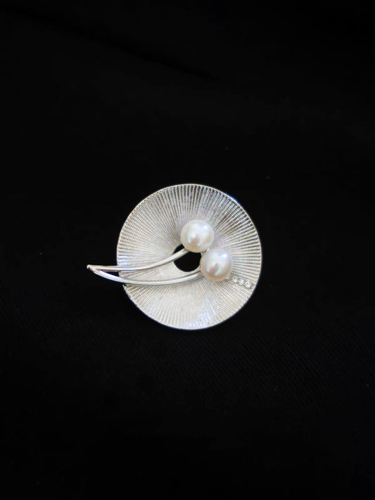 Kouei En Brooch