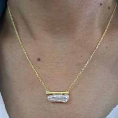 Mizumi Bar Necklace with Certified Biwa Pearls